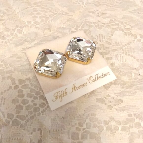 Vintage White Clear Crystal Gold Tone Earrings Non-Pierced Clip Earrings - Picture 3 of 9